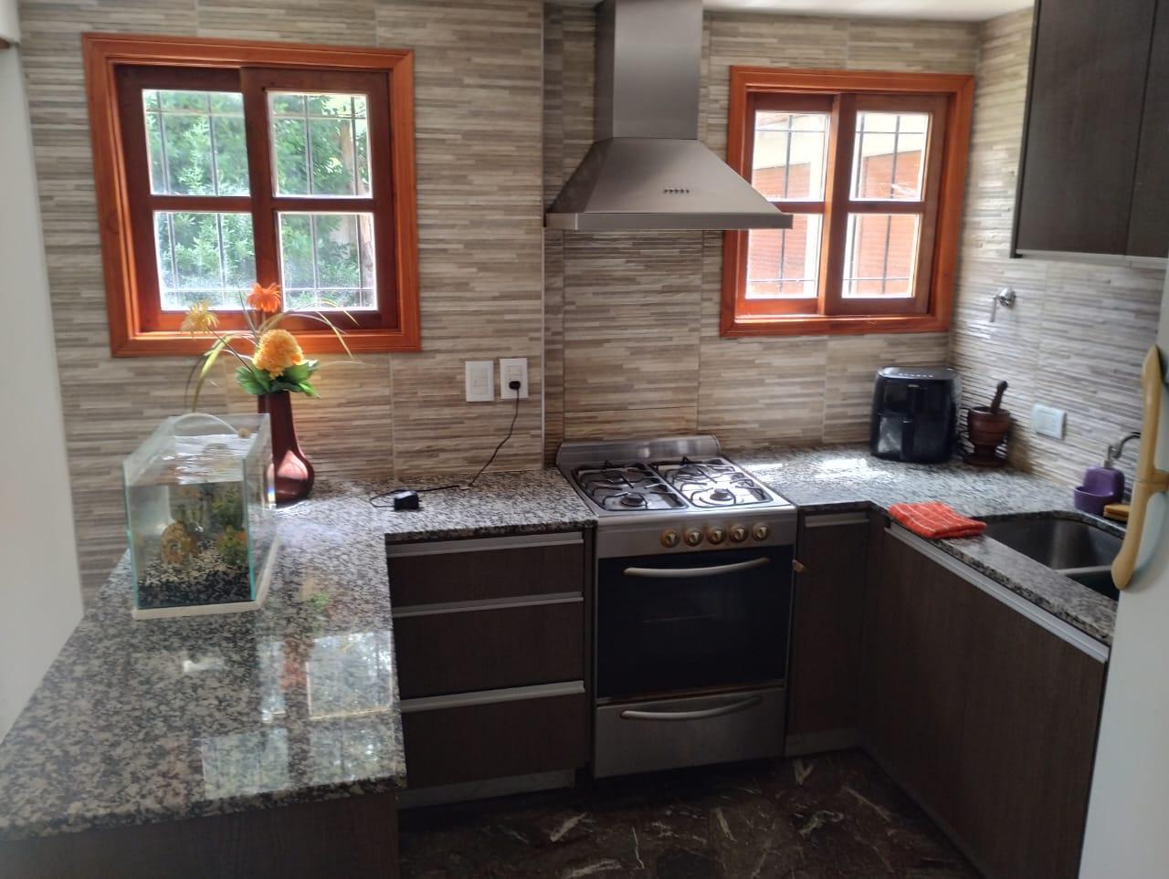 Casa en venta - 3 Dormitorios 2 Baños - Cocheras - 270Mts2 - Mar del Plata