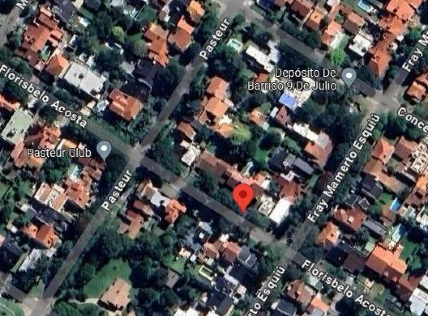 Casa en venta - 3 Dormitorios 2 Baños - Cocheras - 270Mts2 - Mar del Plata 1