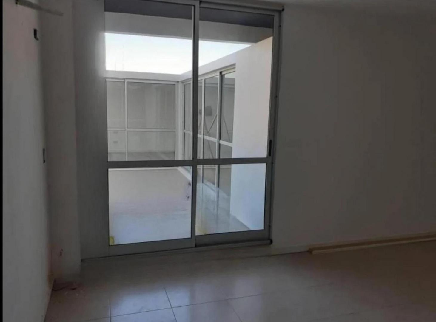 Foto de Departamento en venta - 2 Dormitorios 1 Baño - Cochera - 95Mts2 - San, imagen 4