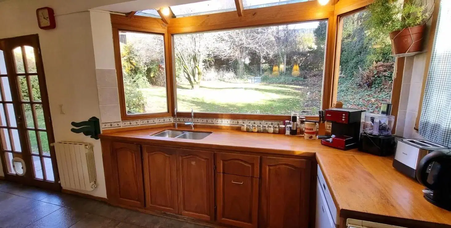 Casa en venta - 4 Dormitorios 2 Baños - Cochera - 1.008Mts2 - San Carlos de Bariloche 5