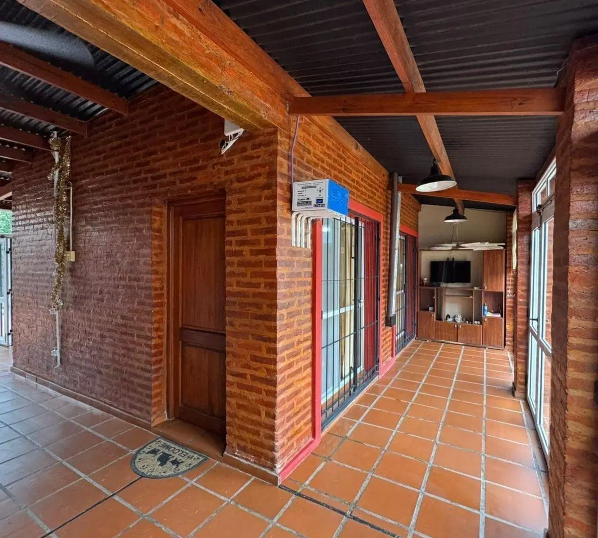 Casa en venta - 3 Dormitorios 2 Baños - 705mts2 - Chivilcoy 5
