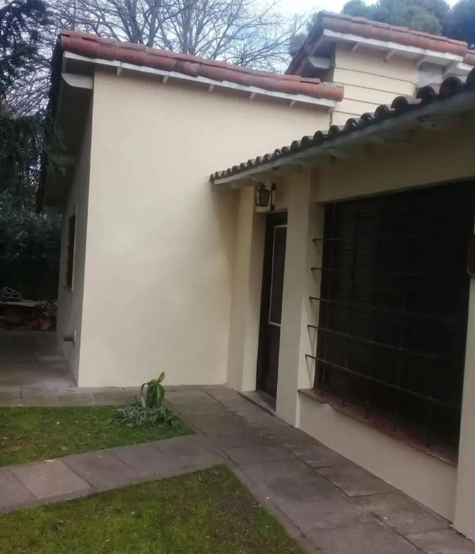 Casas en venta - 6 Dormitorios 4 Baños - 3.455Mts2 - General Rodríguez 3