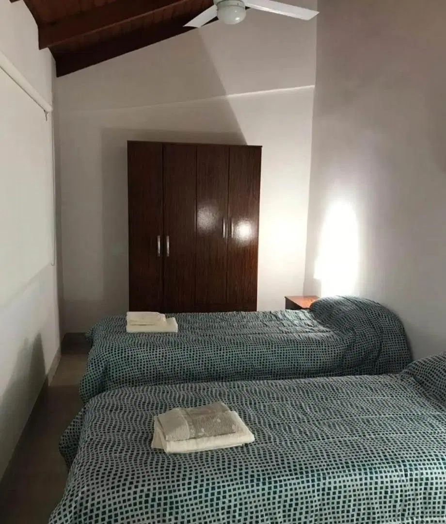 Casas en venta - 6 Dormitorios 4 Baños - 3.455Mts2 - General Rodríguez 2