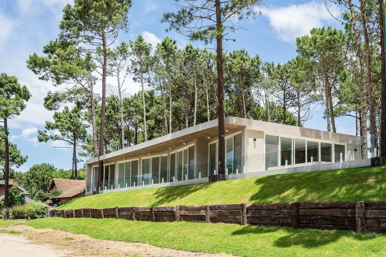 Casa en venta - 4 Dormitorios 3 Baños - Cochera - 1.300Mts2 - Golf Norte, Pinamar 5