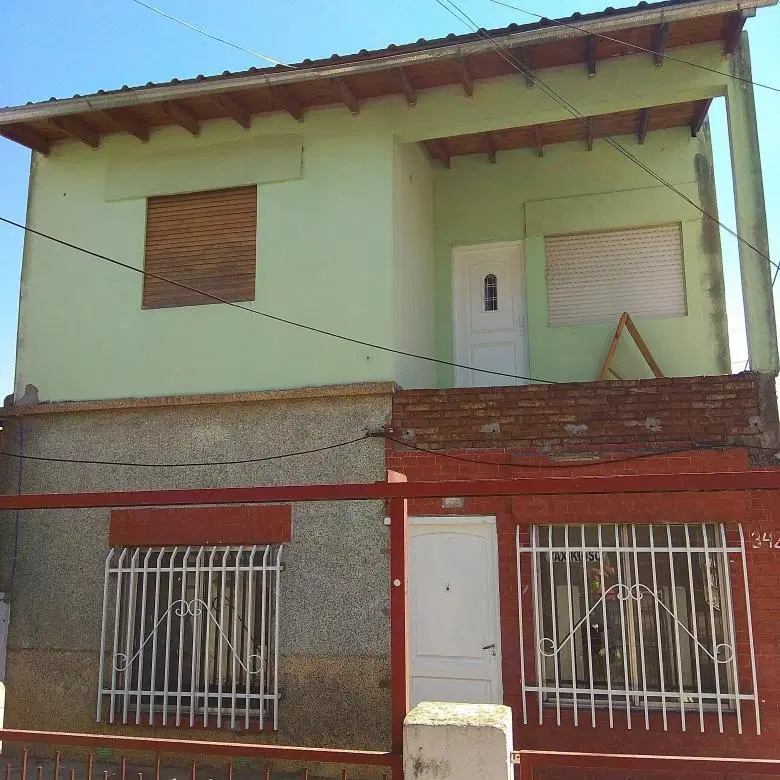 Casa en venta - 4 Dormitorios 2 Baños - Cochera - 450Mts2 - Laferrere, La Matanza 1