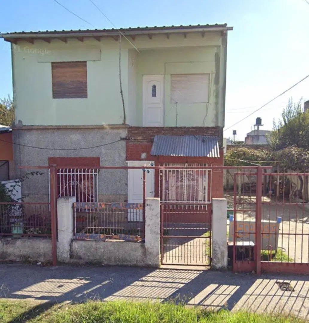 Casa en venta - 4 Dormitorios 2 Baños - Cochera - 450Mts2 - Laferrere, La Matanza 5