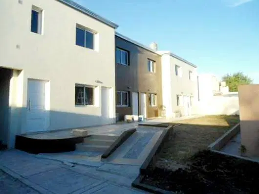 Dúplex en la venta - 2 dormitorios 2 baños - Cochera - 74 m2 - Los Hornos 2