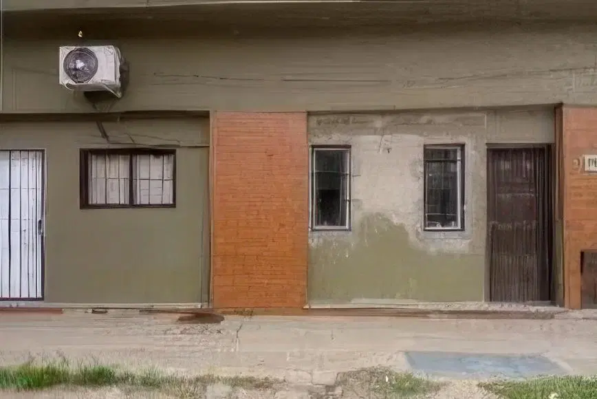 Casa en venta - 6 Dormitorios 4 Baños - 230Mts2 - Don Torcuato 3