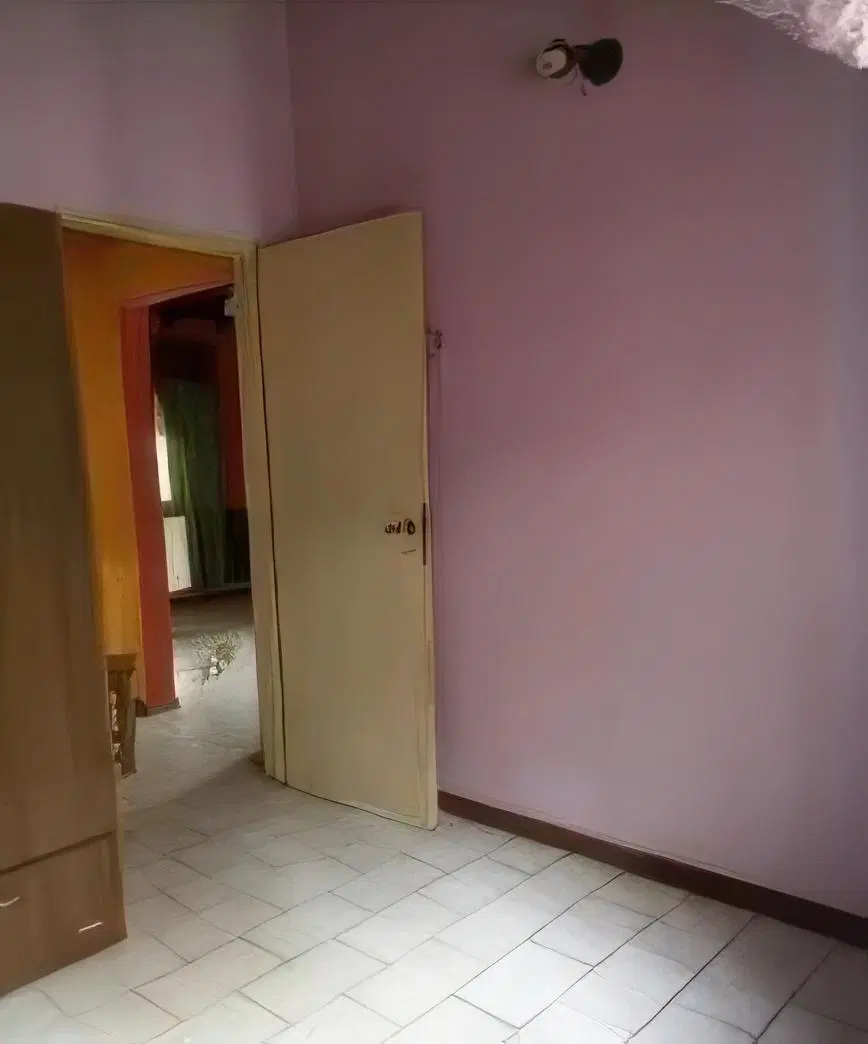 Casa en venta - 6 Dormitorios 4 Baños - 230Mts2 - Don Torcuato 2