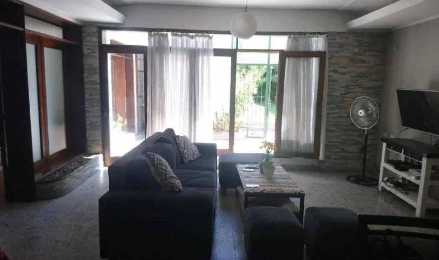 Casa en venta - 3 dormitorios 2 baños - Cochera - 300mts2 - La Plata 1