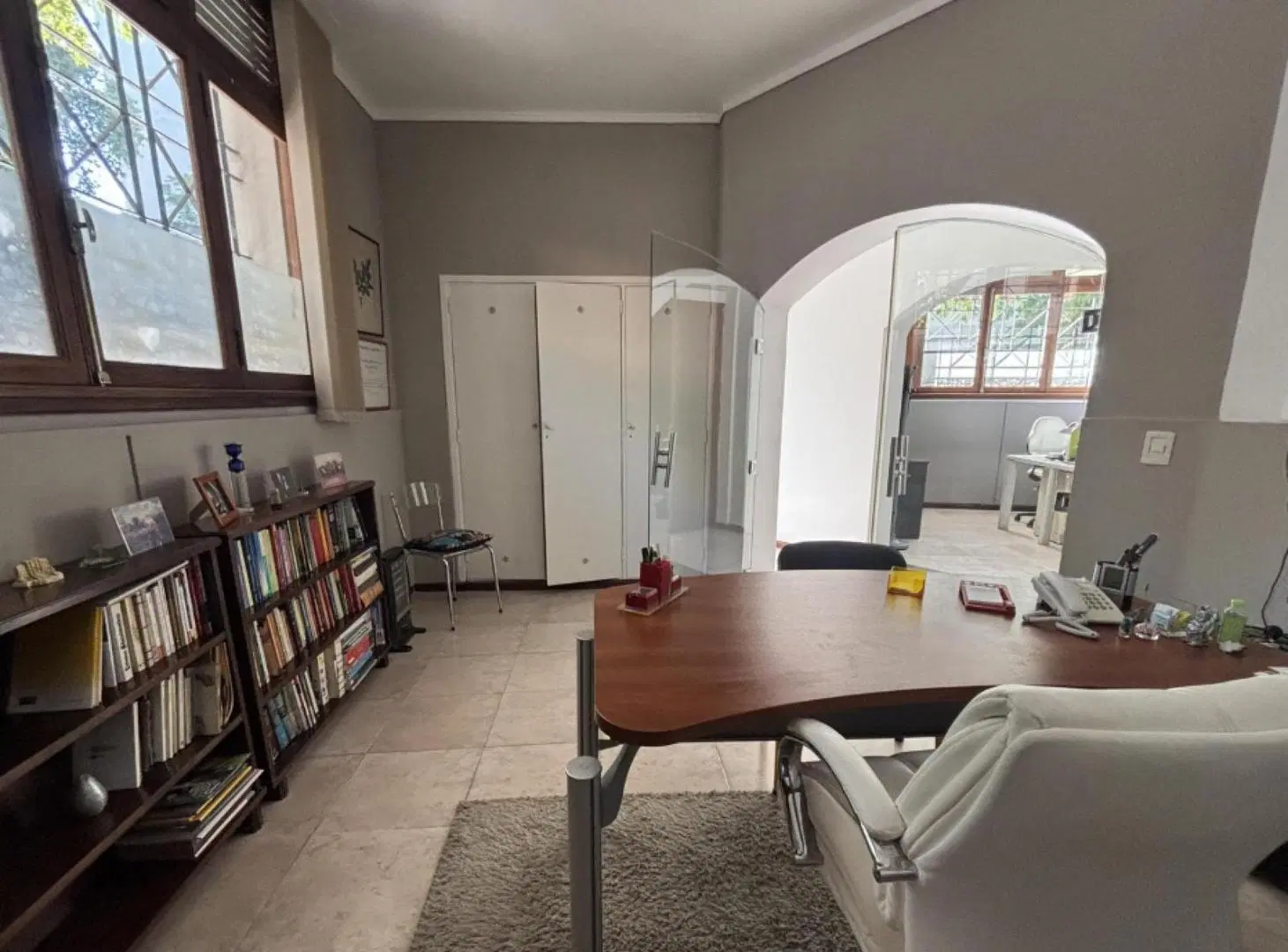 Casa en venta - 4 Dormitorios 2 Baños - Chacarita 5