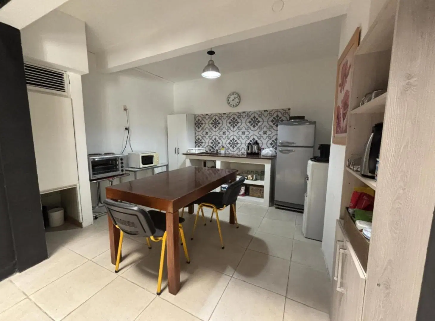 Casa en venta - 4 Dormitorios 2 Baños - Chacarita 2