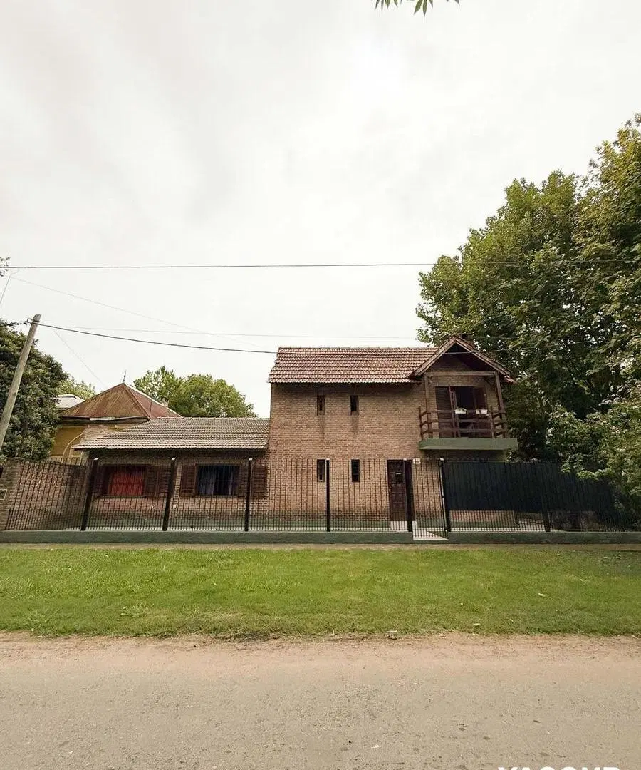 Casa en Venta - 4 Dormitorios 2 Baños - 400mts2 - La Plata-Villa Elisa. 4