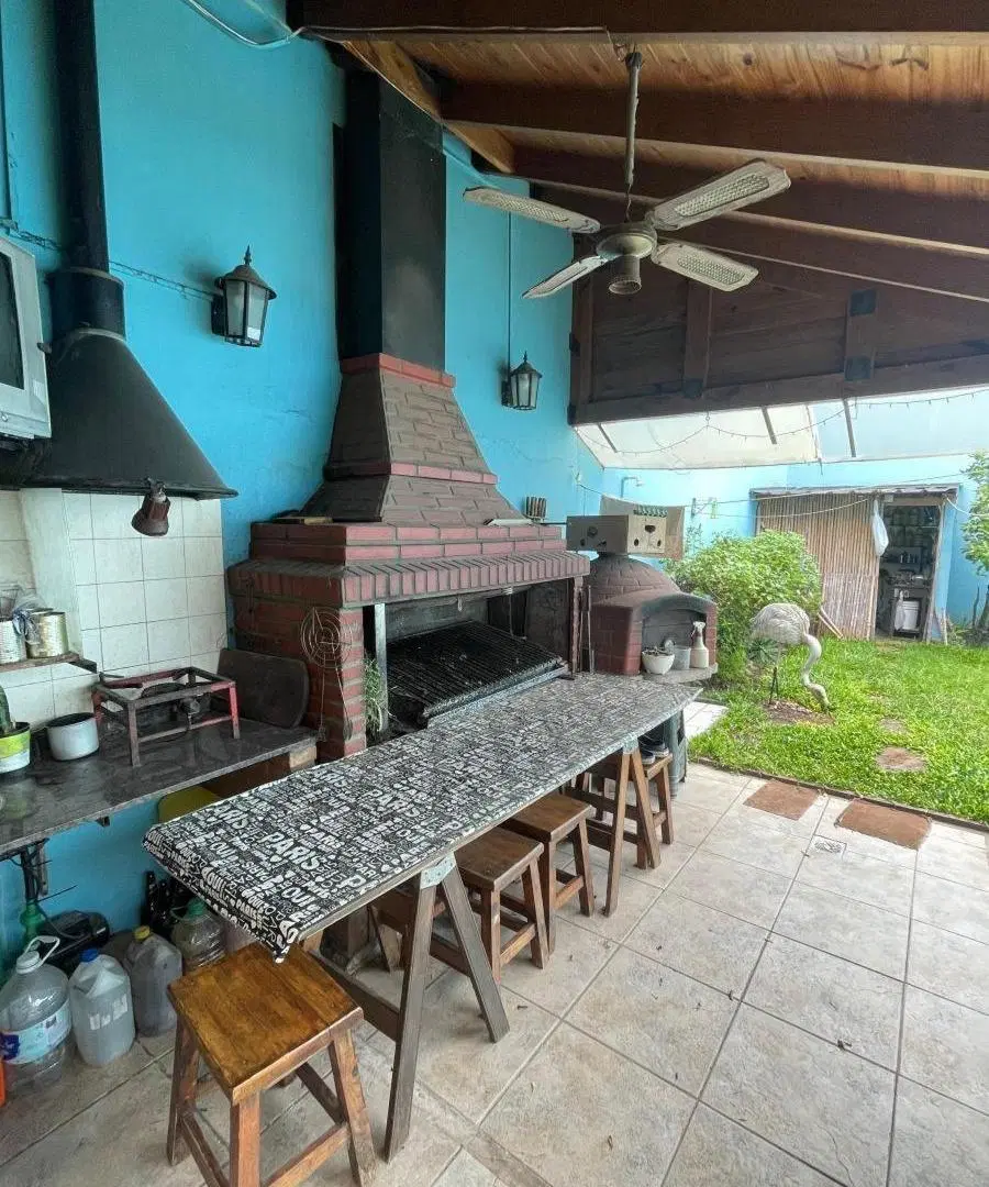Casa en venta - 5 Dormitorios 3 Baños - 300Mts2 - Tres de Febrero 3