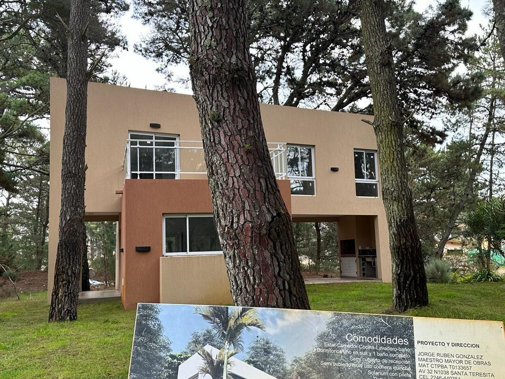 Casa en venta - 3 Dormitorios 3 Baños - 675Mts2 - Costa del Este
