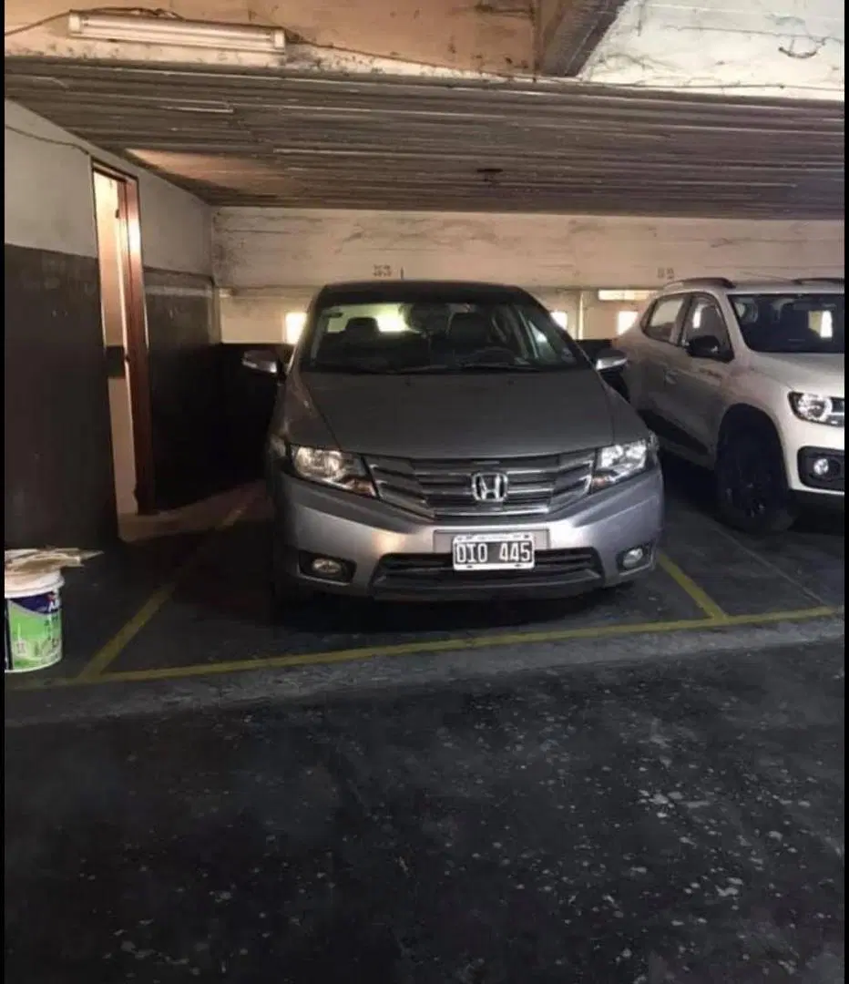 Cochera en venta - 12mts2 - Recoleta 1