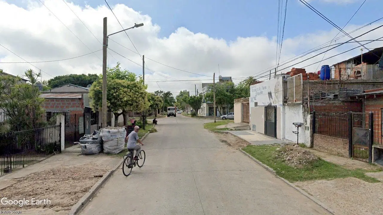 Casa en venta - 3 Dormitorios 1 Baño - Cocheras - 415Mts2 - Berazategui 4