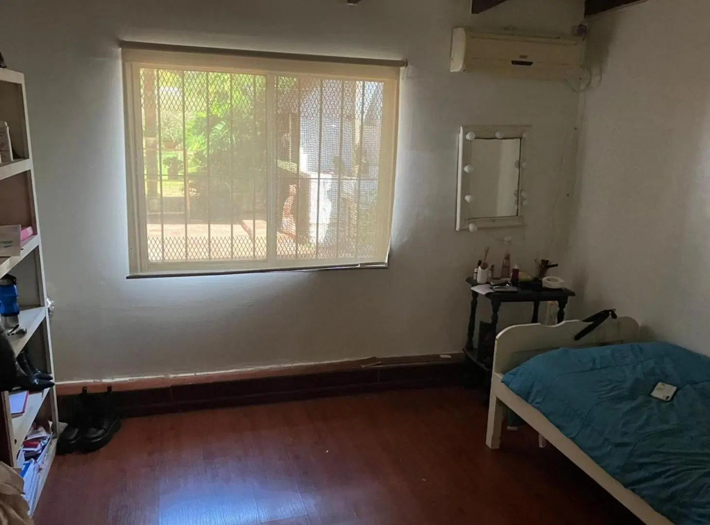 Casa en venta - 3 Dormitorios 1 Baño - Cocheras - 415Mts2 - Berazategui 2
