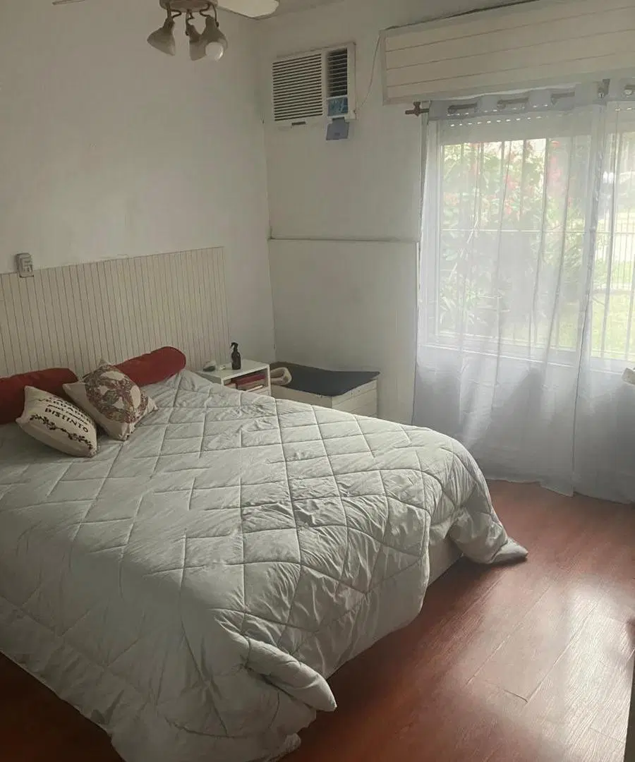 Casa en venta - 3 Dormitorios 1 Baño - Cocheras - 415Mts2 - Berazategui 5