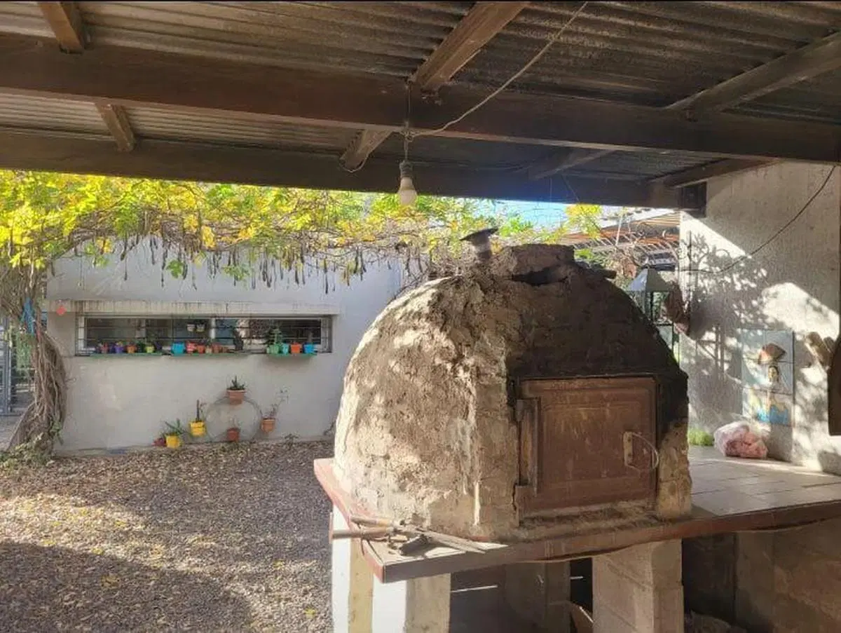 Quinta en venta - 2 Dormitorios 1 Baño - 10.000Mts2 - Lobos 8