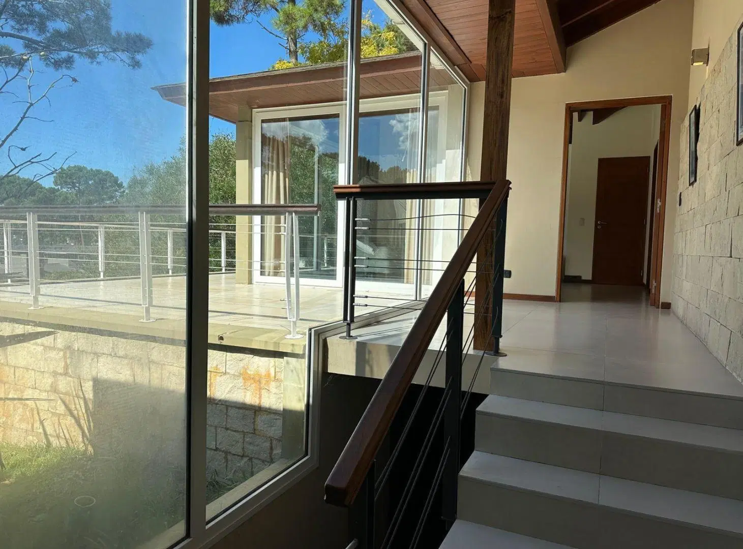 Casa en venta - 6 Dormitorios 5 Baños - Pinamar 3