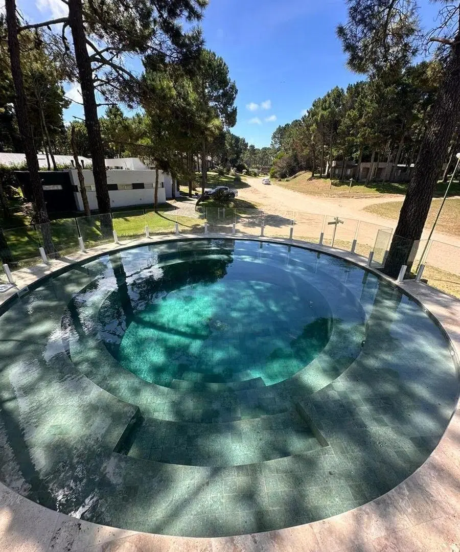 Casa en venta - 4 Dormitorios 4 Baños - Cochera - 1.300Mts2 - Pinamar 4