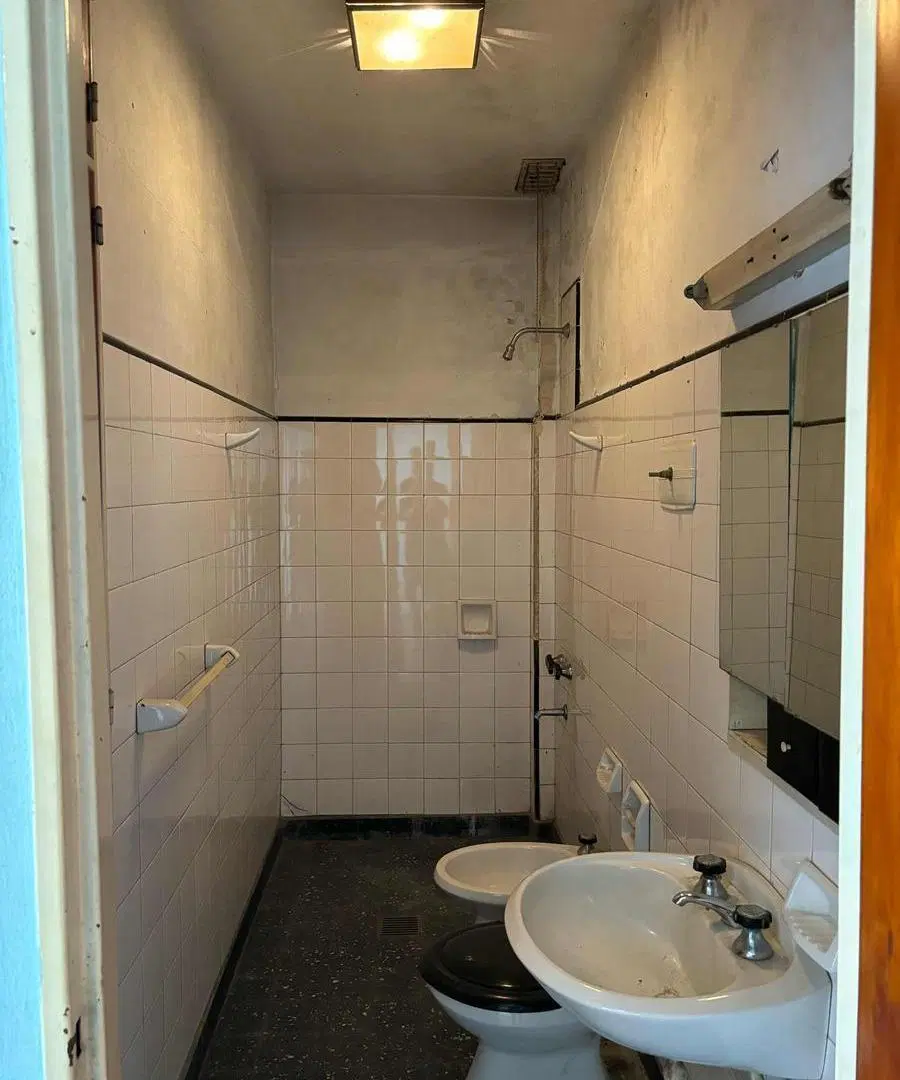 Casa en venta - 4 Dormitorios 2 Baños - 303mts2 - La Matanza 5