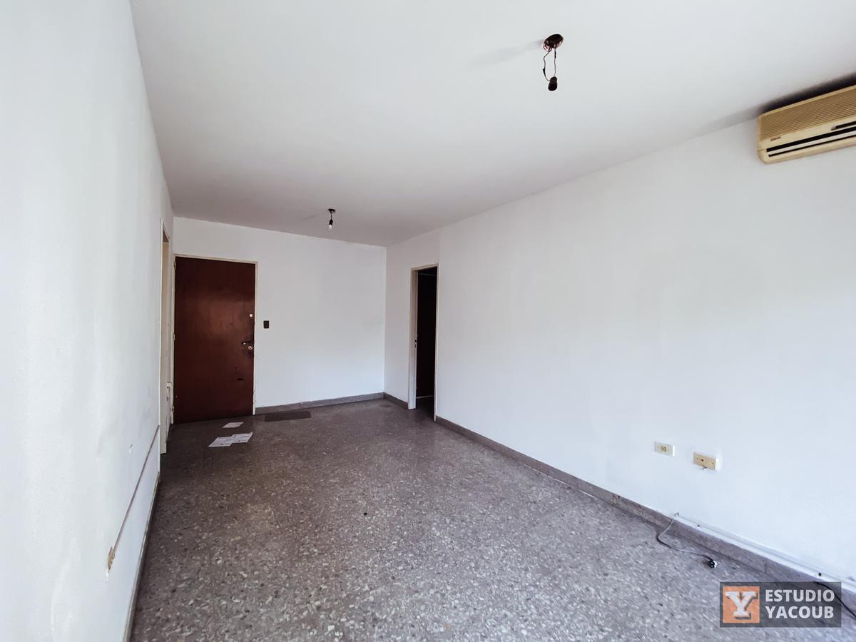 Foto de Departamento en venta - 2 dormitorios 1 baño - 70mts2 - La Plata, imagen 2