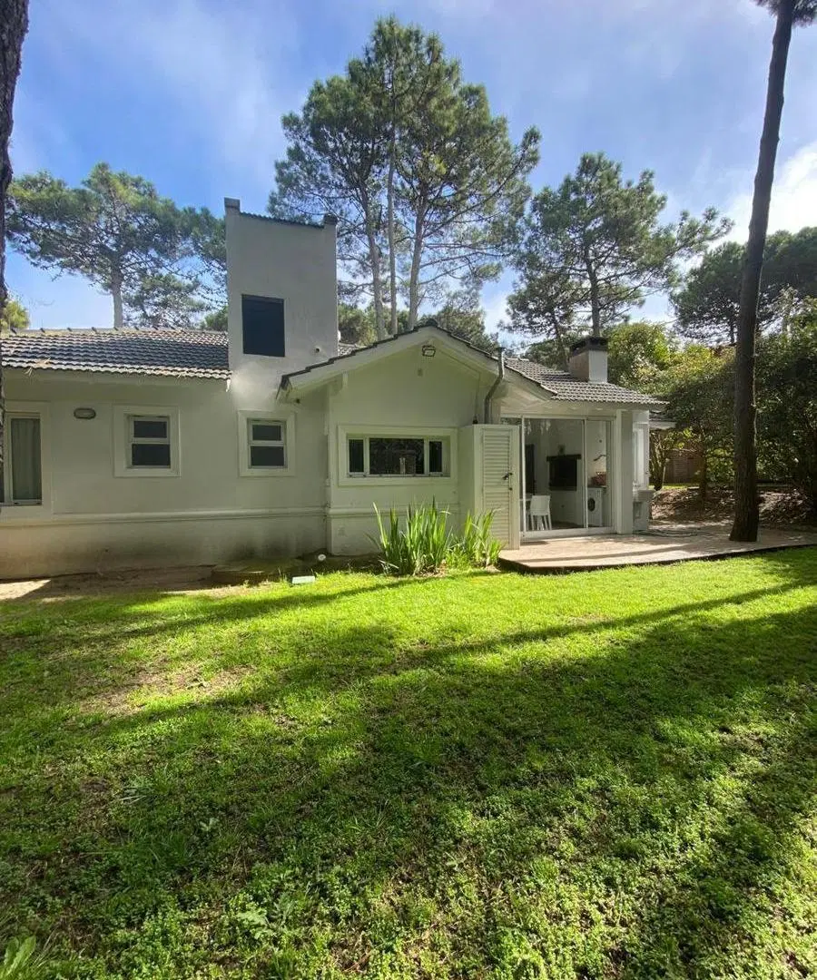 Casa en venta - 3 Dormitorios 3 Baños - Pinamar 3