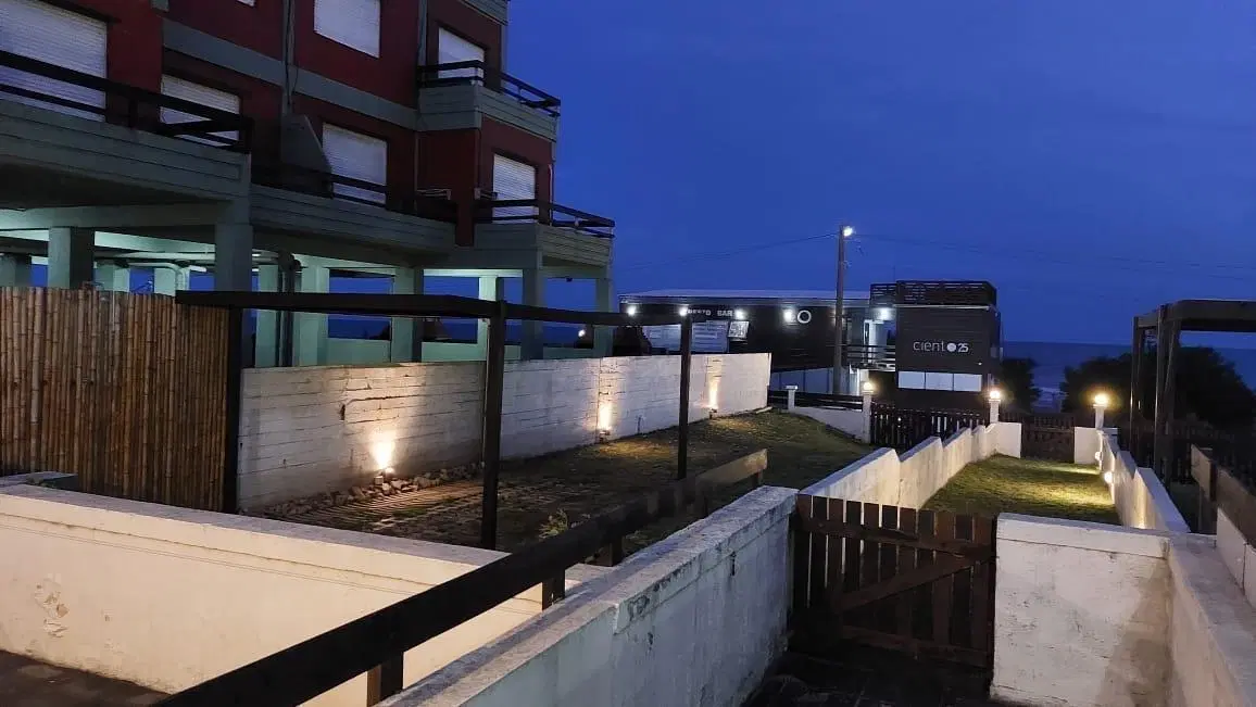 Departamento en venta - 2 Dormitorios 1 Baño - Cochera - 26Mts2 - Villa Gesell 3