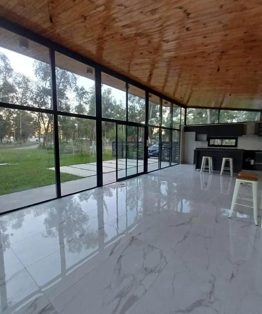 Casa en venta - 2 Dormitorios 2 Baños - Florencio Varela 2