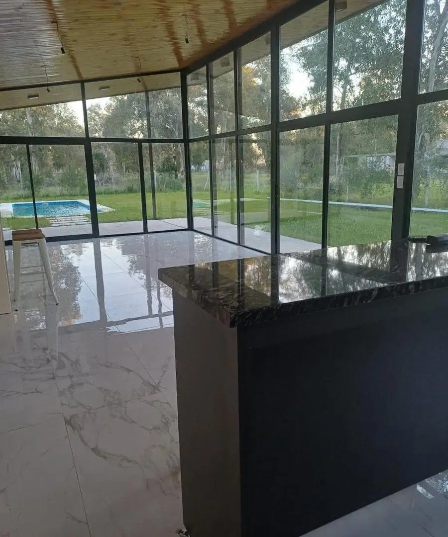 Casa en venta - 2 Dormitorios 2 Baños - Florencio Varela 4