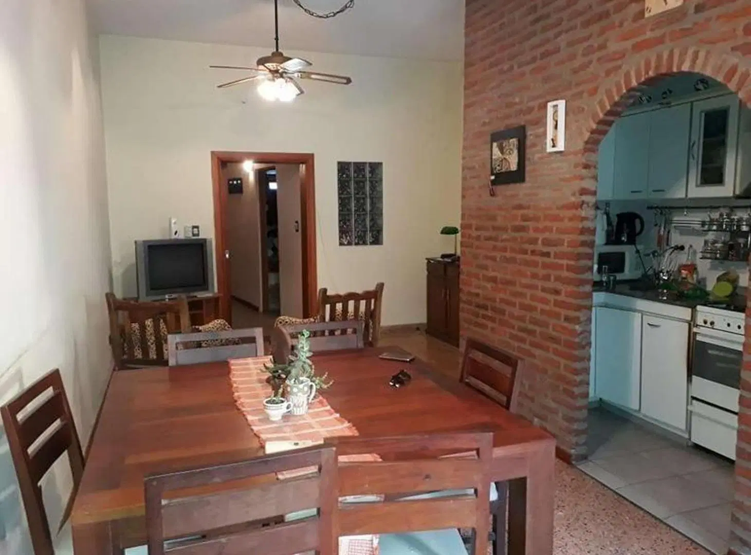 Casa en venta - 2 Dormitorios 1 Baño - 170mts2 - Quilmes 5