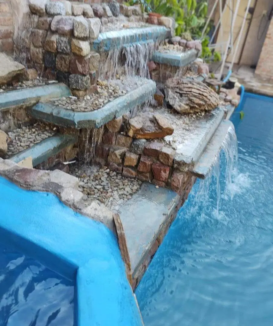 Casa en venta - 4 Dormitorios 4 Baños - Cocheras - 344Mts2 - Burzaco 4