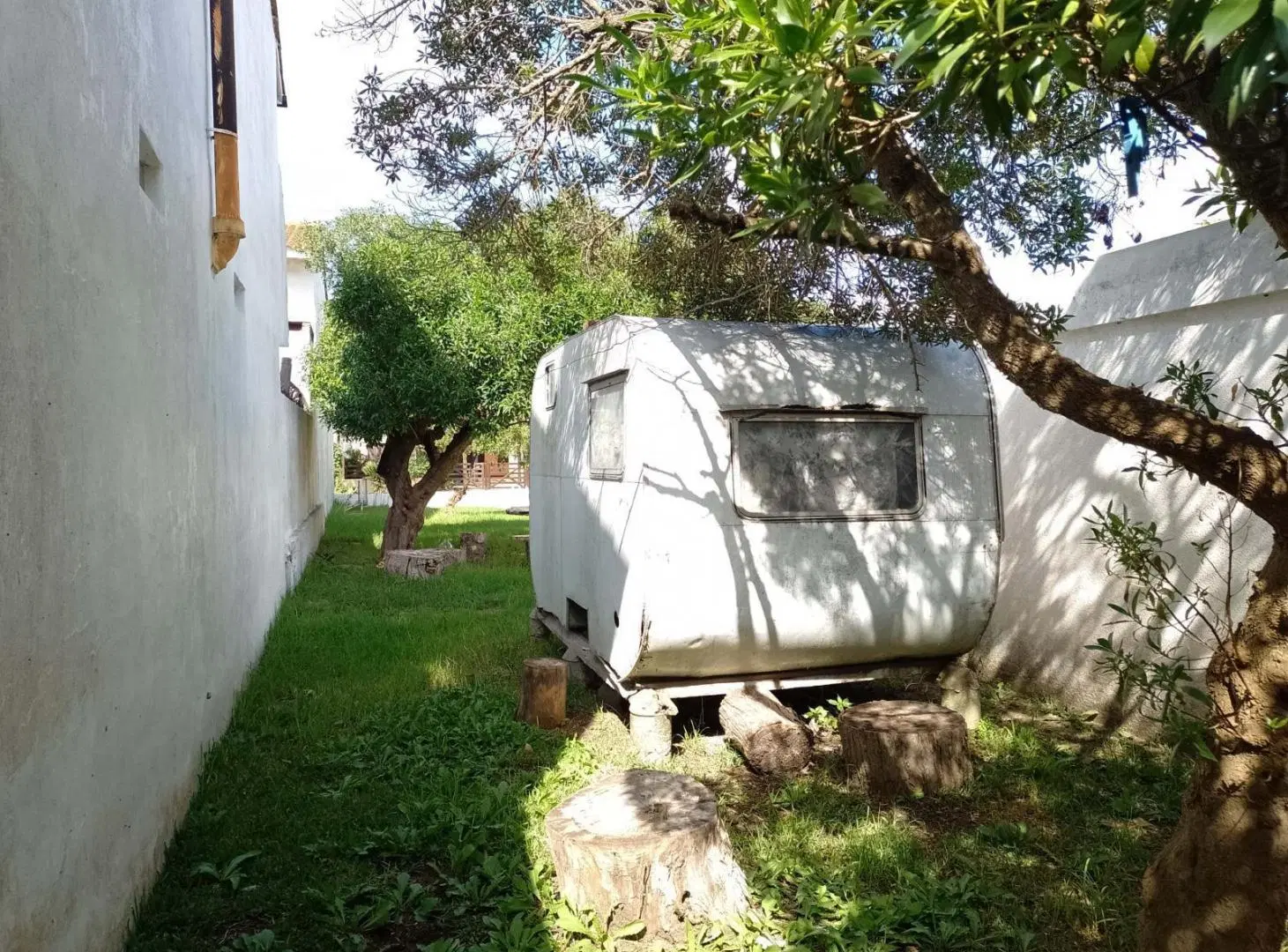 Casa en venta - 4 Dormitorios 2 Baños - Cochera - 450Mts2 - Mar del Tuyú 2