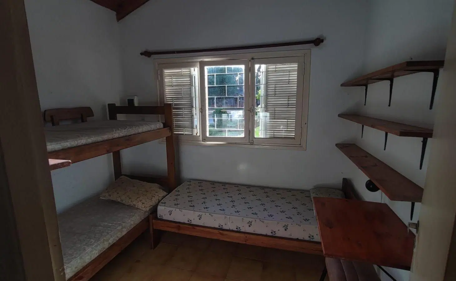 Casa en venta - 2 Dormitorios 1 Baño - Cochera - 48Mts2 - Costa del Este 4