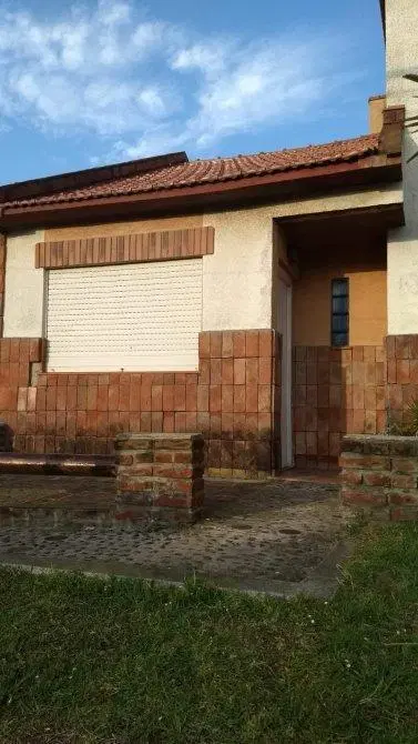 Complejo vacacional en venta - 13 Departamentos - Mar de Ajó 1