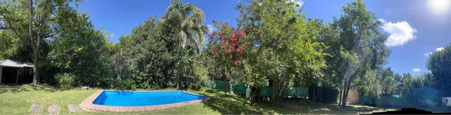 Casa en venta - 5 Dormitorios 3 Baños - 1200mts2 - La Plata 3