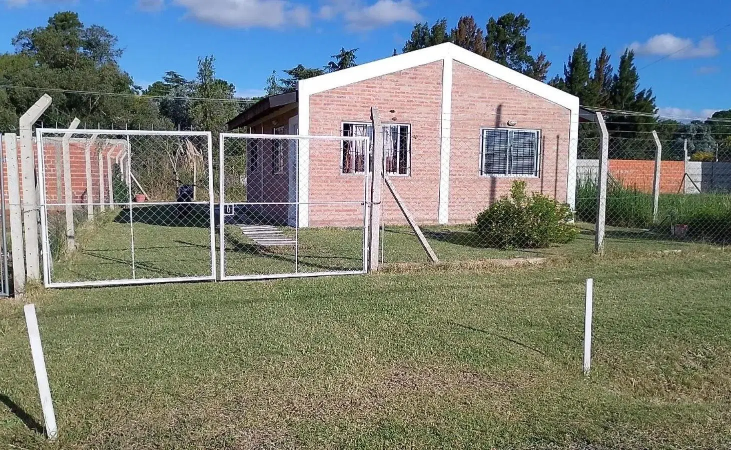 Casa en venta - 2 Dormitorios 1 Baño - Zárate 5