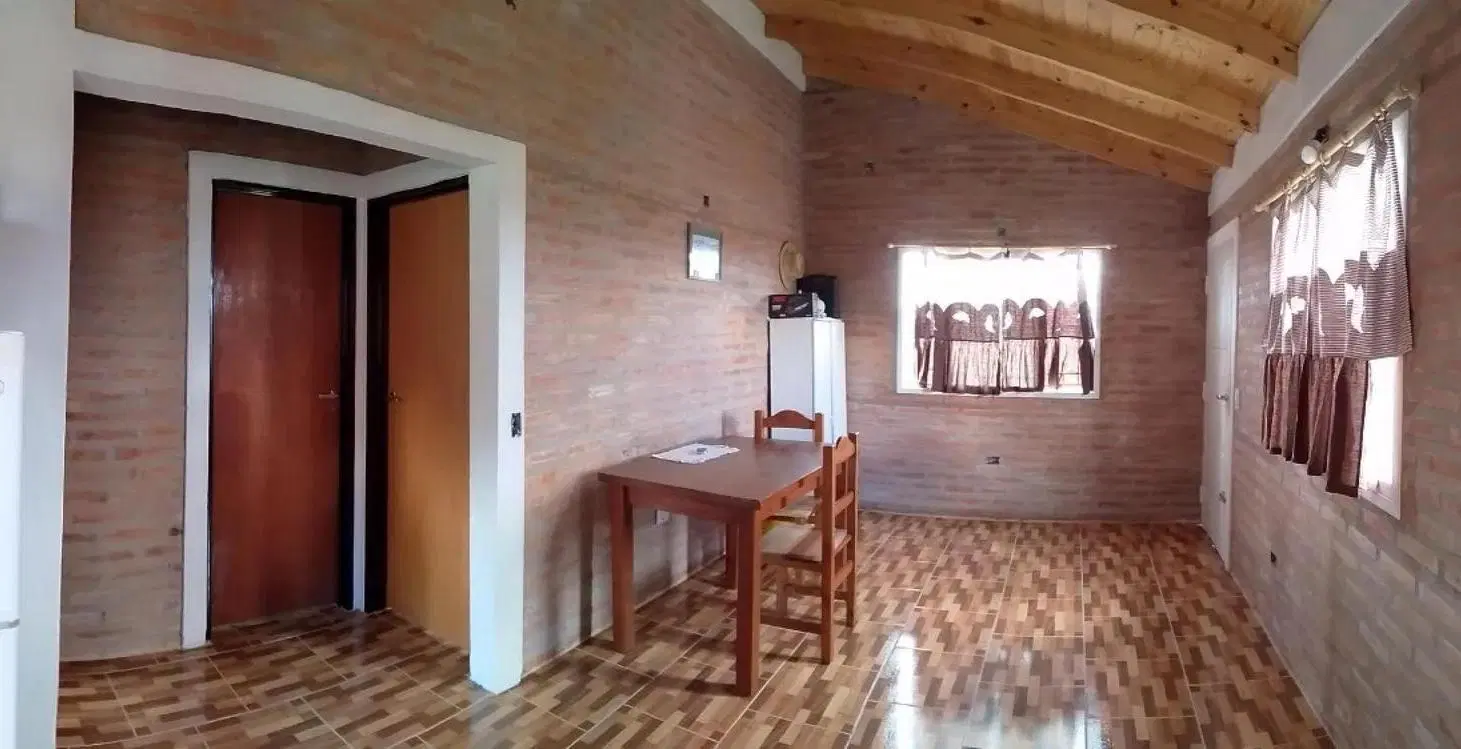Casa en venta - 2 Dormitorios 1 Baño - Zárate 2