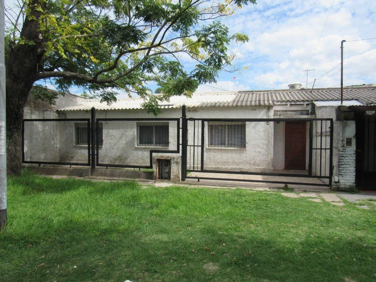 Casa en venta - 3 dormitorios 1 baño - cochera - 276Mts2 - San Andrés, San Martín 3