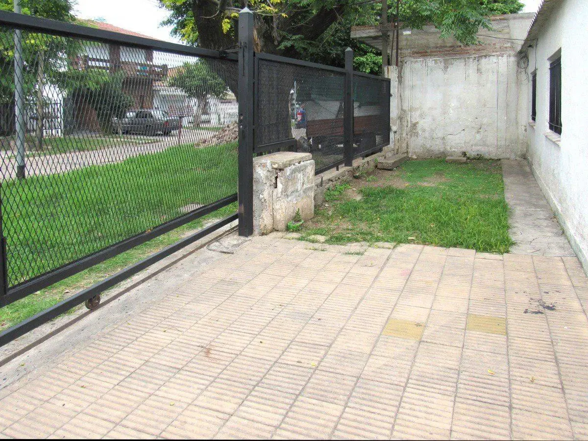 Casa en venta - 3 dormitorios 1 baño - cochera - 276Mts2 - San Andrés, San Martín 5