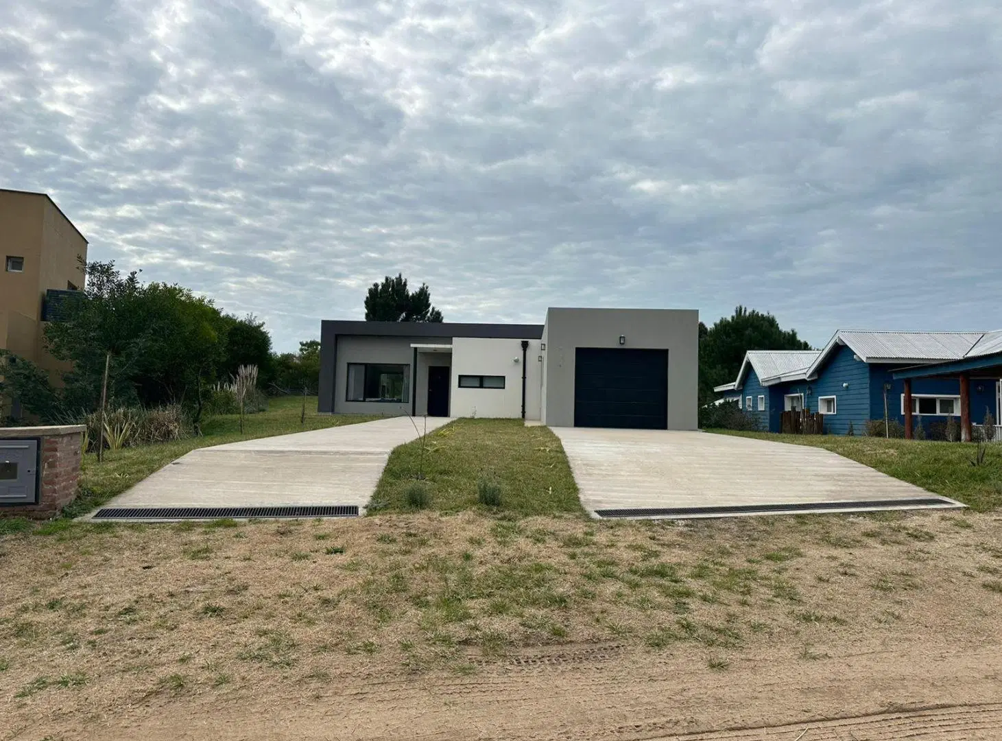 Casa en venta - 4 Dormitorios 3 Baños - Pinamar 5