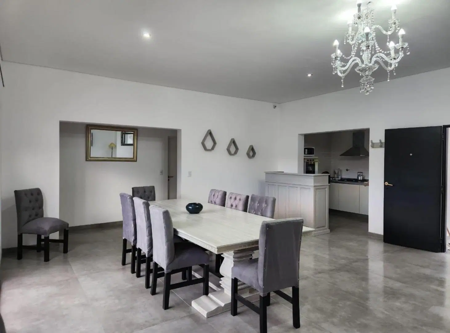 Casa en venta - 4 Dormitorios 3 Baños - Pinamar 2