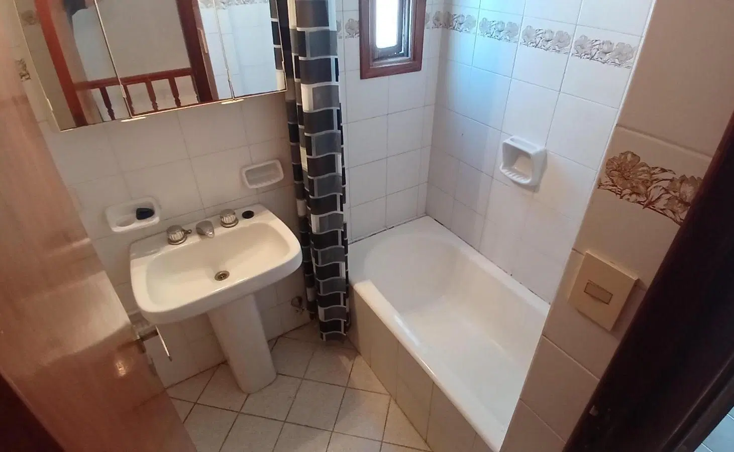 Departamento en venta - 2 Dormitorios 2 Baños - Villa Gesell 4