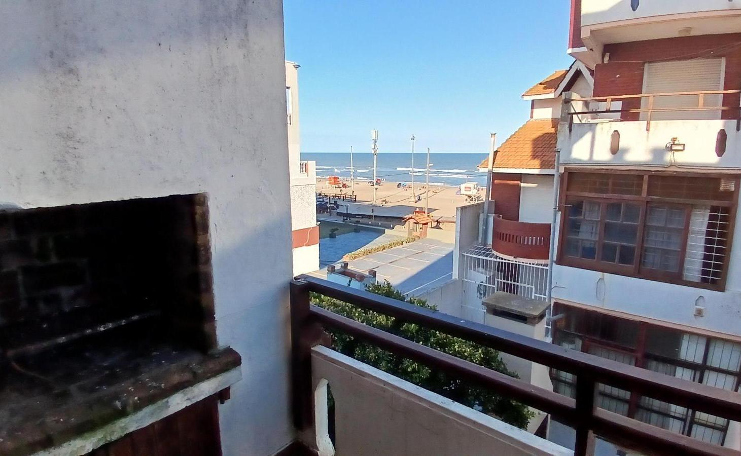 Departamento en venta - 2 Dormitorios 2 Baños - Villa Gesell