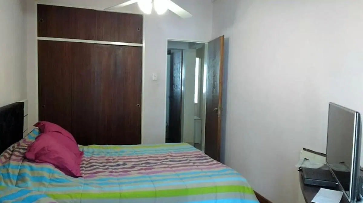 Casa en venta - 3 dormitorios 1 baño 1 cochera - 300mts2 totales - Manuel  B. Gonnet 8
