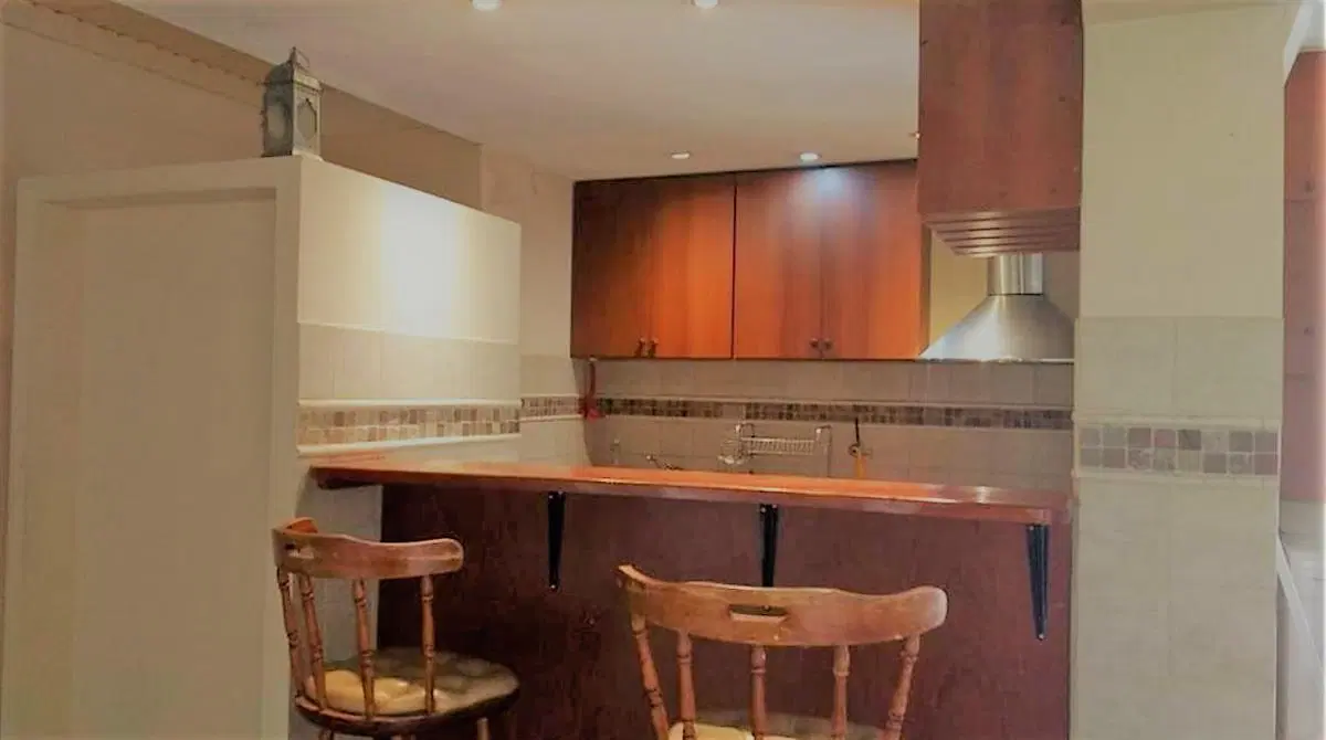 Casa en venta - 3 dormitorios 1 baño 1 cochera - 300mts2 totales - Manuel B. Gonnet 2