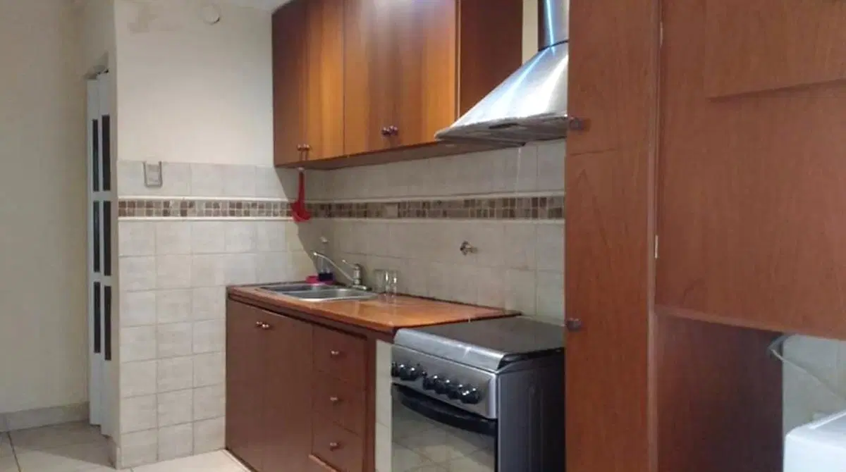 Casa en venta - 3 dormitorios 1 baño 1 cochera - 300mts2 totales - Manuel B. Gonnet 5