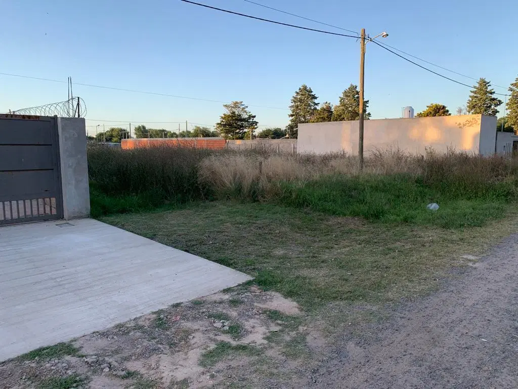 Terreno en venta - 667mts2 - Los Hornos, La Plata 4